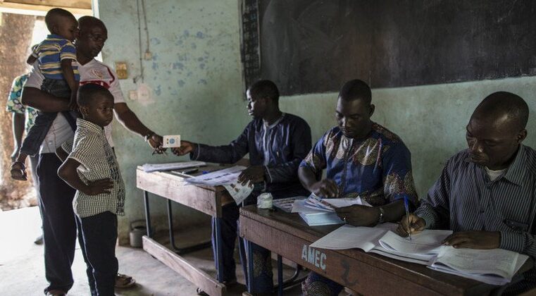 Mali : la junte au pouvoir sous le feu des critiques pour son autoritarisme grandissant