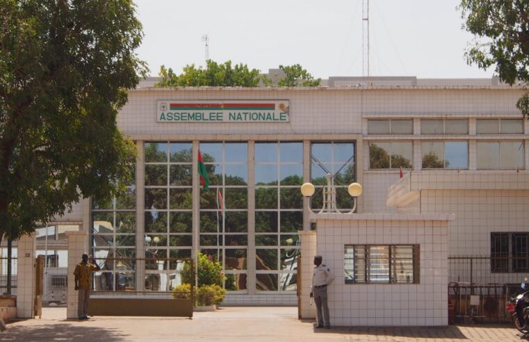 Burkina Faso : une loi controversée pénalise l&rsquo;homosexualité