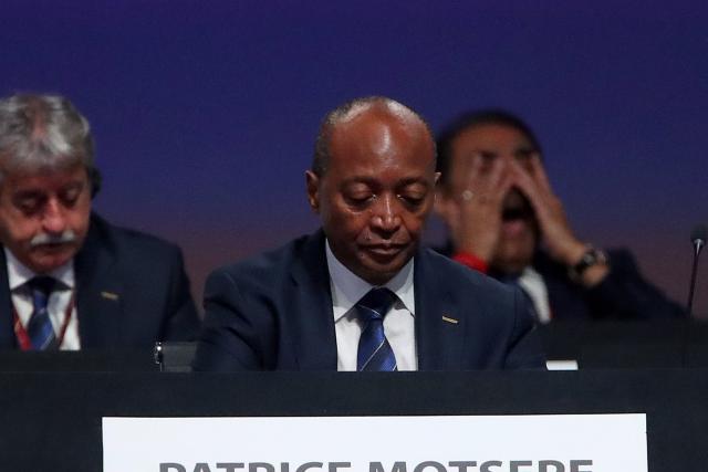 Motsepe en visite à Dakar après la polémique autour de la can 2025
