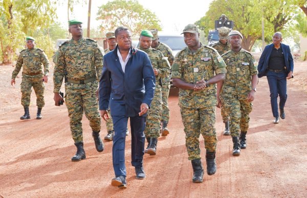 Faure Gnassingbé sur le front de l&rsquo;Opération Koundjoaré – Journal du Togo