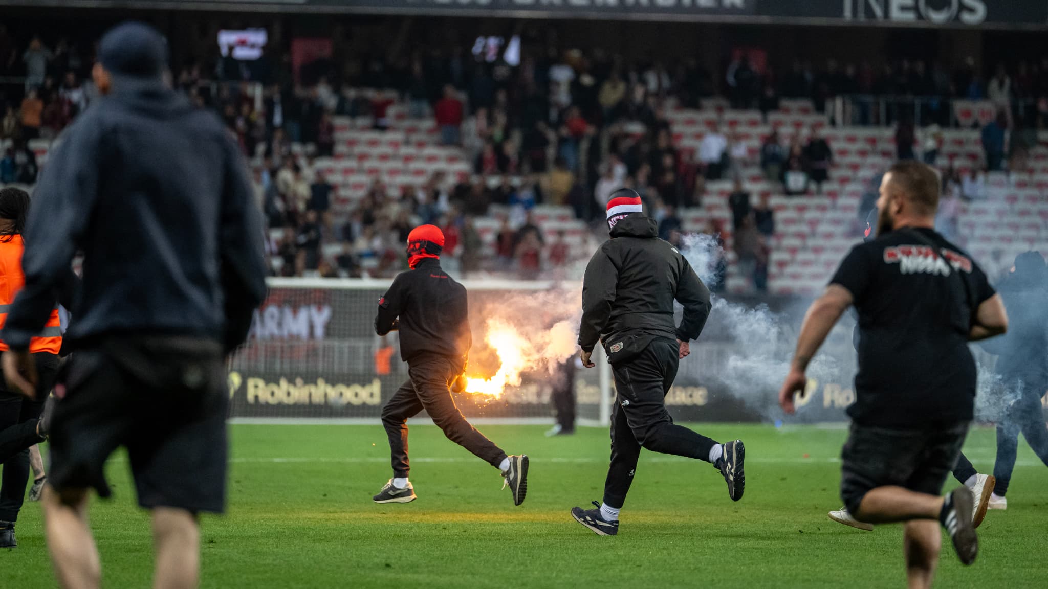 Ligue 1 : nicE en huis clos face à saint-etienne pour son barrage décisif
