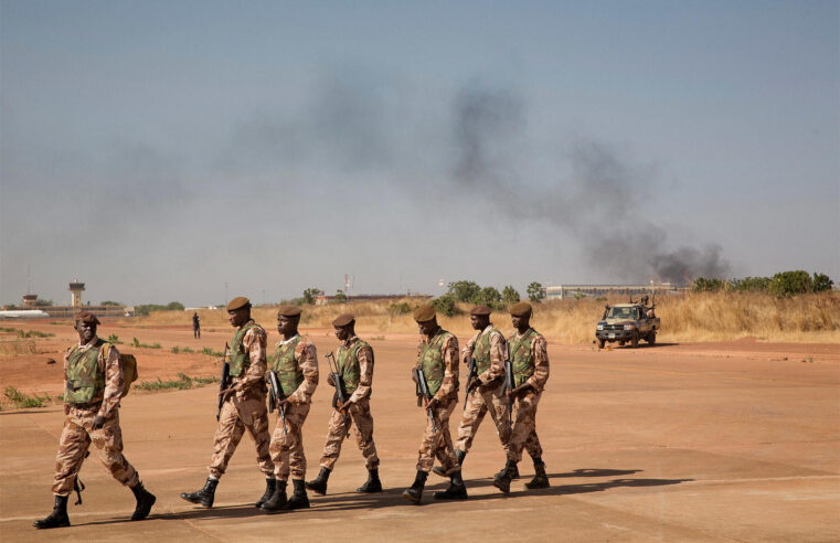 Crise sécuritaire au Mali : une alliance rebelle et djihadiste fait vaciller le pouvoir de Bamako