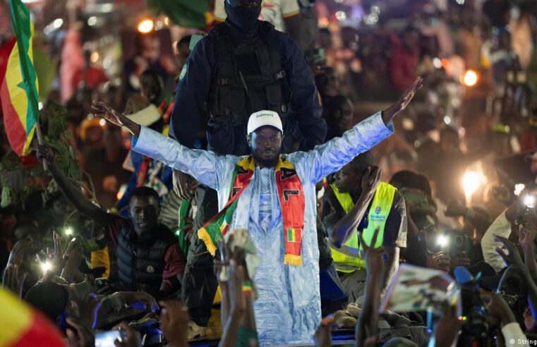 Diomaye faye prend ses distances avec pastef : un tournant politique au Sénégal