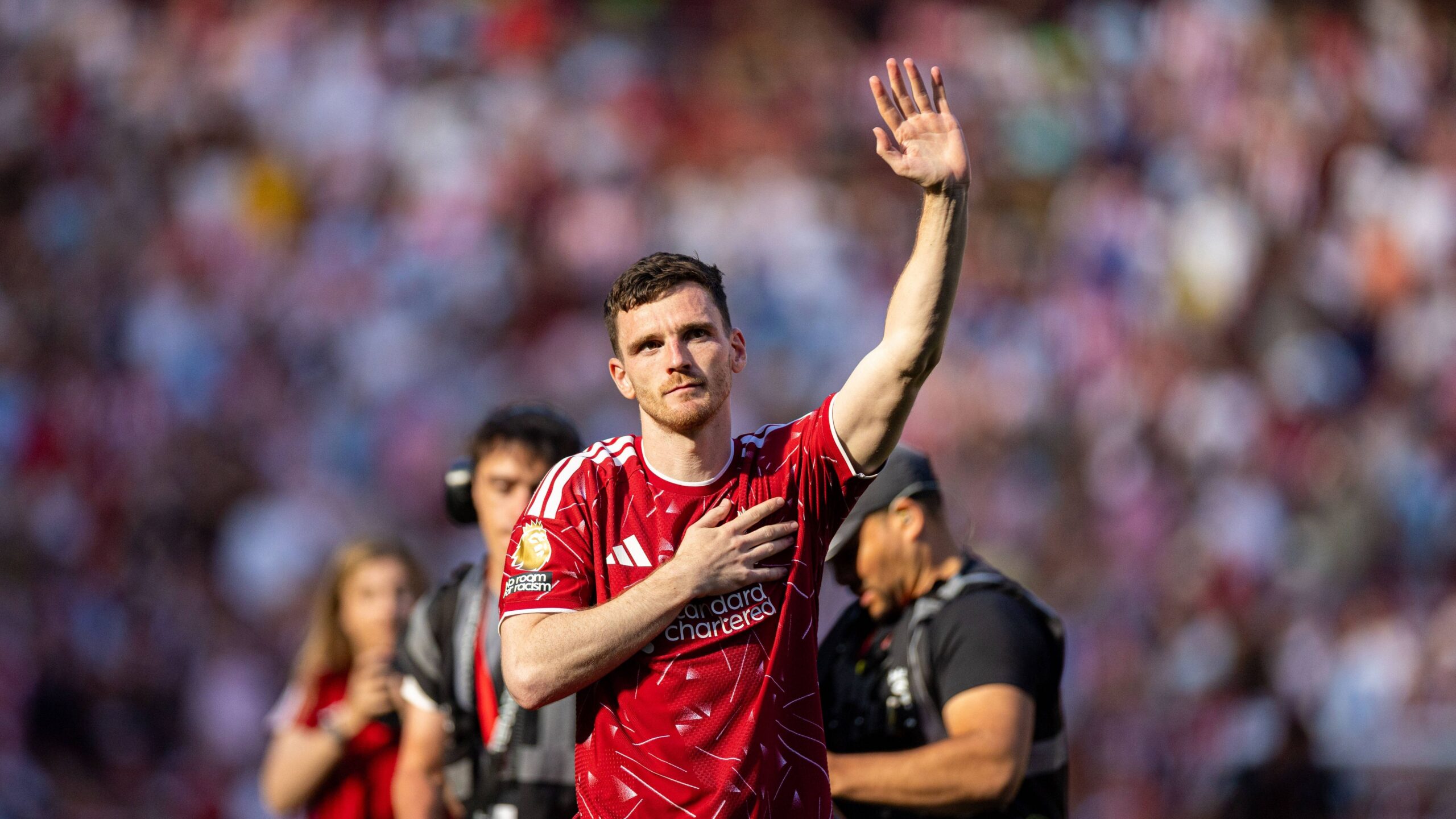 Andrew robertson quitte liverpool pour tottenham : un transfert historique en Premier League