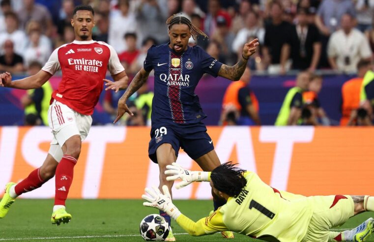 L&rsquo;hilarante autodérision de Bradley Barcola après le sacre du Paris Saint-Germain en Ligue des champions
