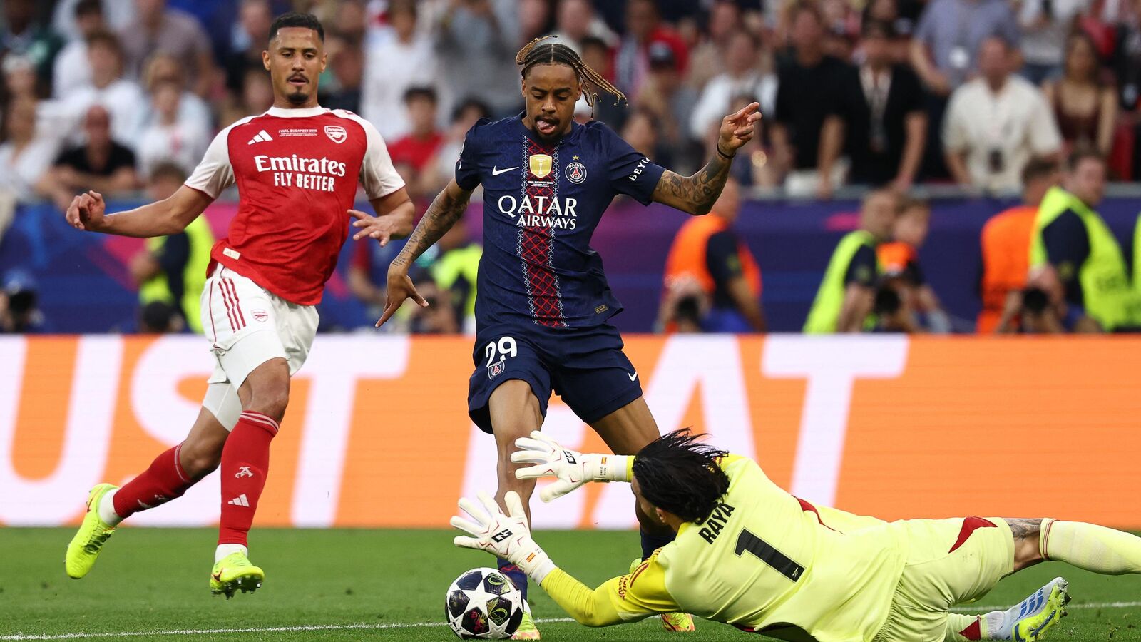 L&rsquo;hilarante autodérision de Bradley Barcola après le sacre du Paris Saint-Germain en Ligue des champions