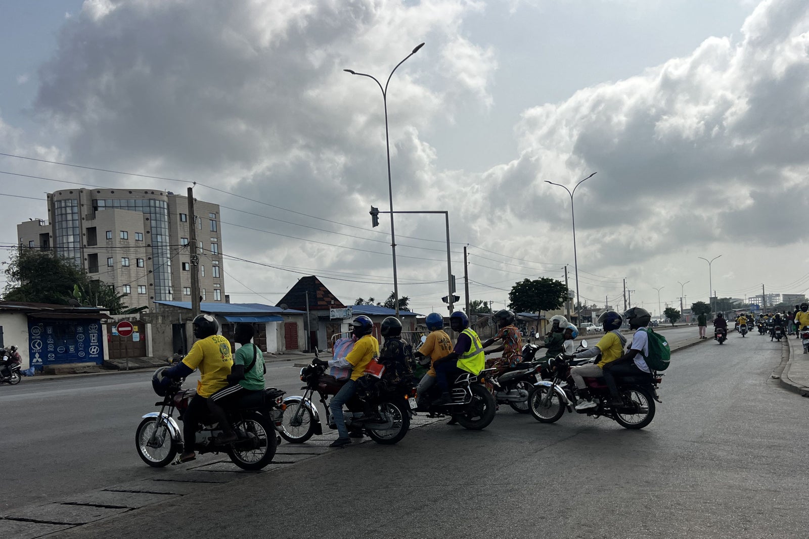 Le Bénin déjoue un coup d’État : Talon assure le contrôle et la CEDEAO intervient