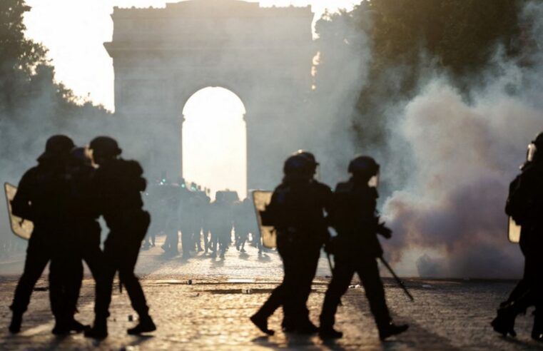 Nuit de liesse parisienne : des célébrations du PSG émaillées de graves incidents et centaines d&rsquo;interpellations