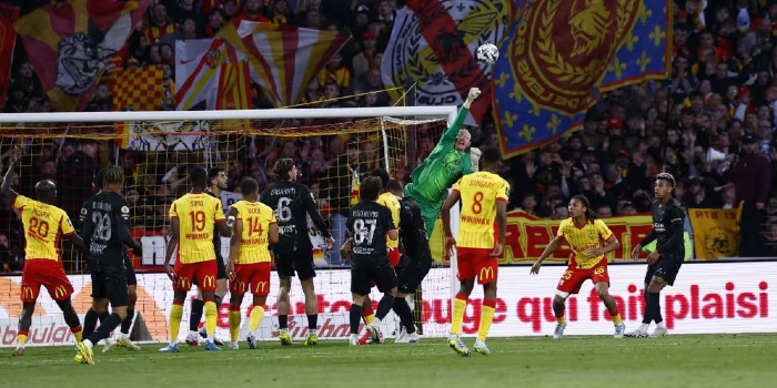 Psg : safonov brille et scelle le titre de champion de France