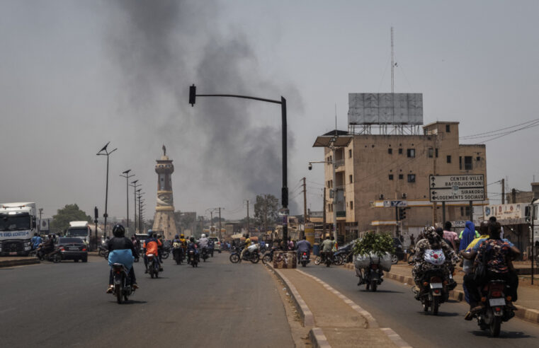 Blocus de Bamako : le GSIM doit protéger les civils selon le droit international