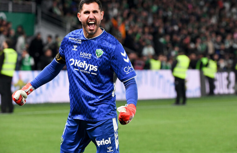 L&rsquo;AS Saint-Étienne s&rsquo;offre un barrage pour la Ligue 1 après un duel épique aux tirs au but