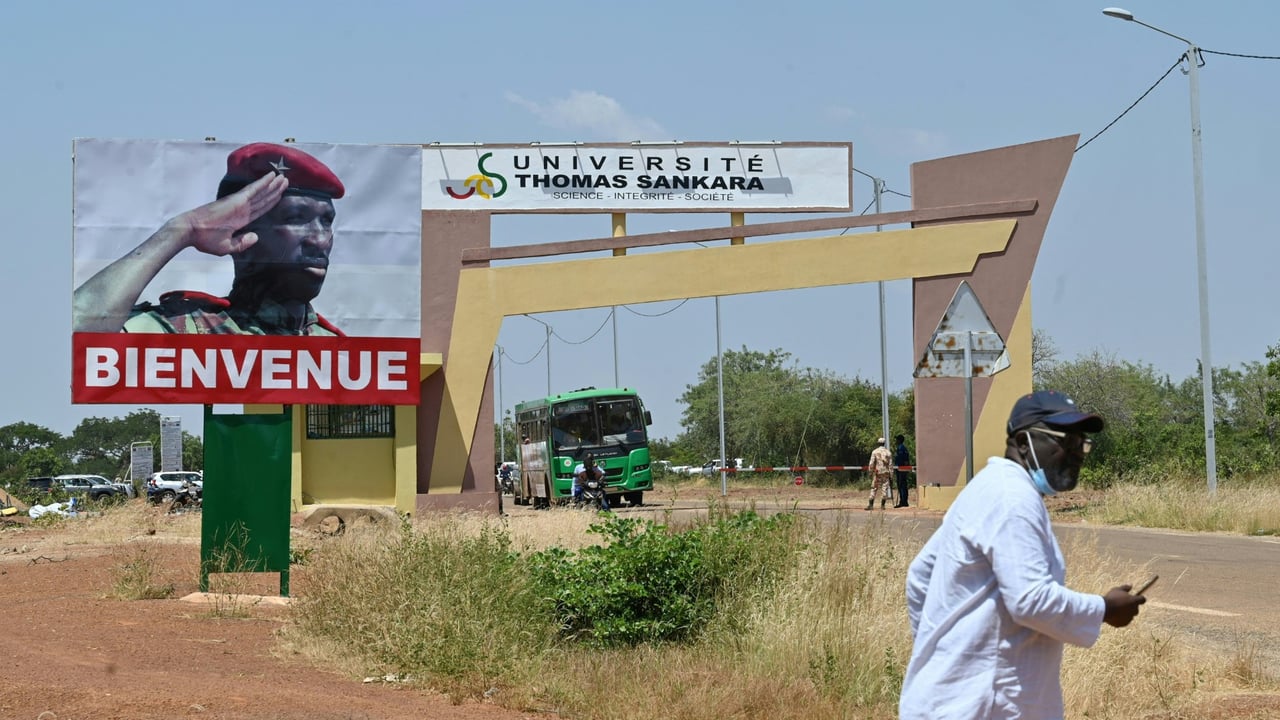Burkina Faso : la junte réprime une organisation étudiante majeure et interpelle son dirigeant