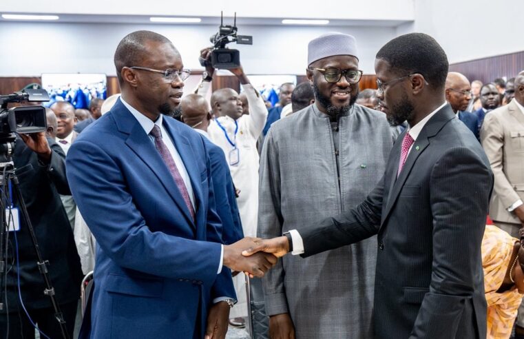 Bassirou Diomaye Faye destitue son premier ministre Ousmane Sonko au Sénégal
