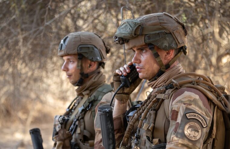 Macron critique le départ de l’armée française au Mali