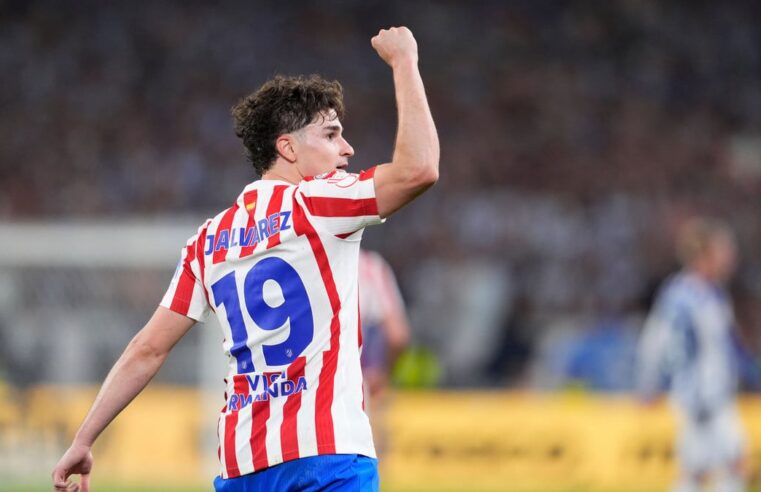 Psg : le fc barcelone prêt à frapper fort pour julian alvarez