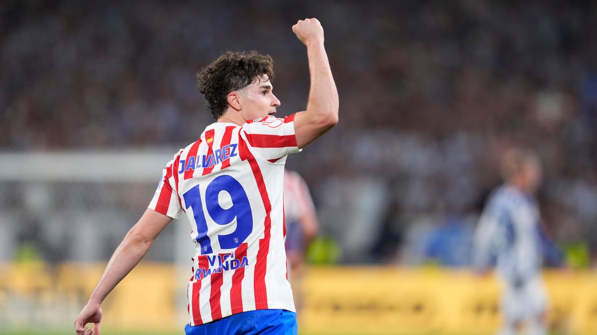 Psg : le fc barcelone prêt à frapper fort pour julian alvarez
