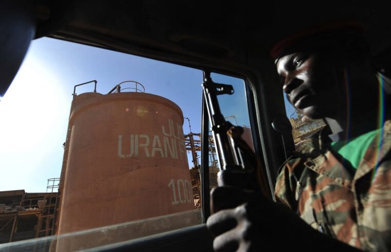 La quête de l&rsquo;uranium au Niger : entre impasses juridiques et défis commerciaux