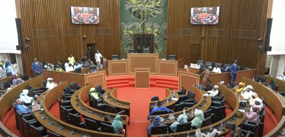 Sénégal : Ousmane Sonko vise la présidence de l&rsquo;Assemblée, l&rsquo;opposition crie au « coup d&rsquo;État »