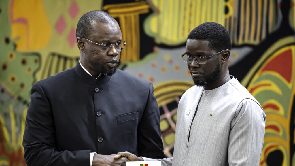 Diomaye Faye lance des concertations au Sénégal tandis que Sonko s’adresse aux députés
