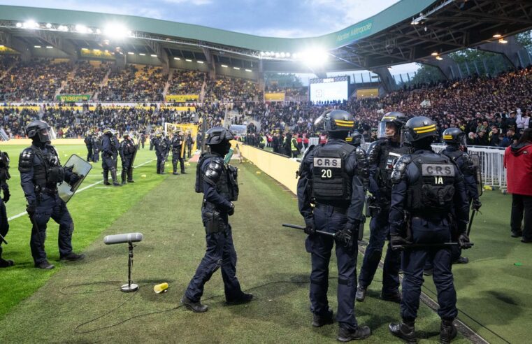 Ligue 1 : sanctions contre Nantes après le match interrompu contre Toulouse
