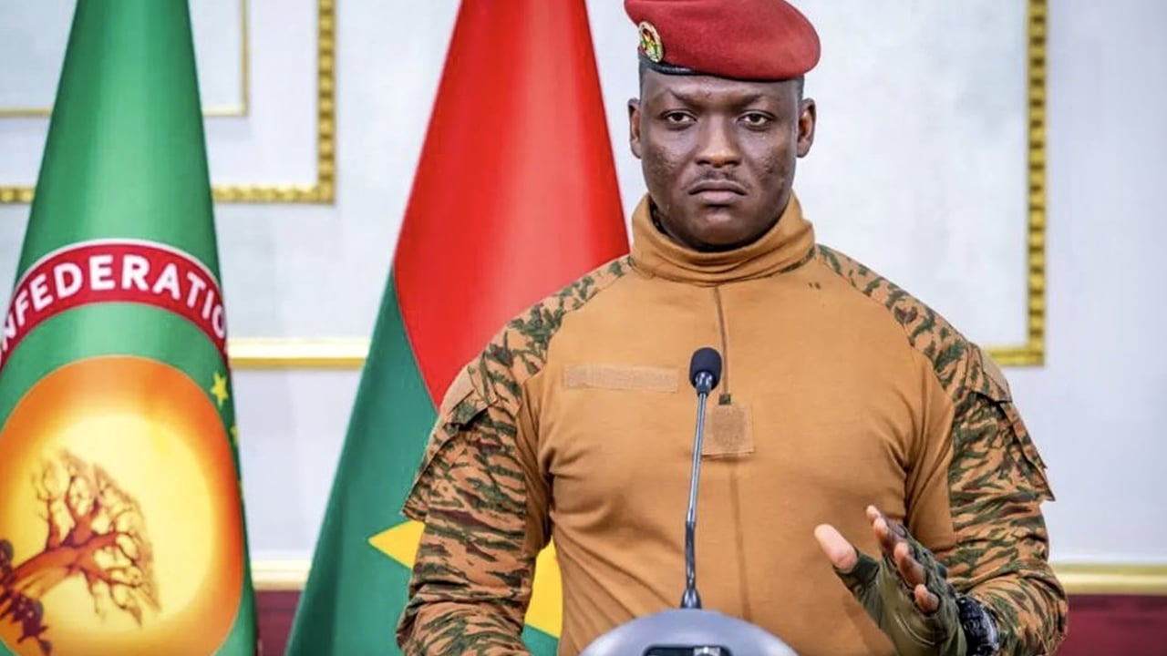 Burkina Faso : la junte renforce son emprise en suspendant des centaines d&rsquo;associations