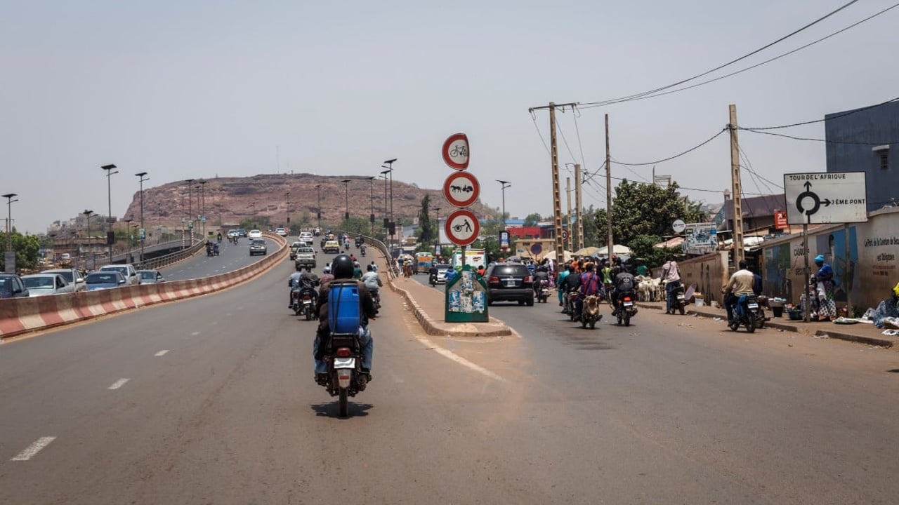 Blocus routier à Bamako : les compagnies de transport en grève forcée