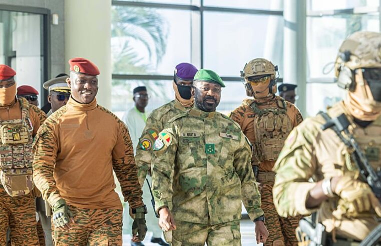 Alliance des états du Sahel : frappes aériennes conjointes au Mali