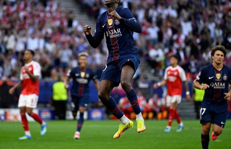 Psg arsenal : dembélé égalise en fin de match sur penalty à la 65ème minute