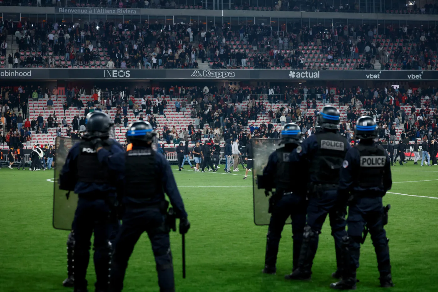 Nice sanctionnée avant les barrages contre Saint-Étienne