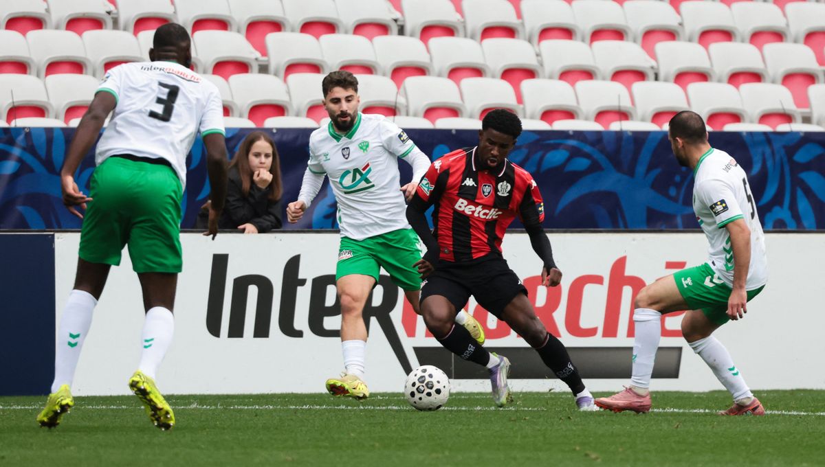 Mohamed-Ali Cho, attaquant de l'OGC Nice, en action