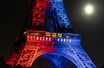 La Tour Eiffel éclairée aux couleurs du PSG