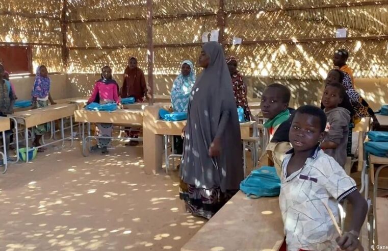 À Gaya, des écoliers apprennent leurs droits fondamentaux