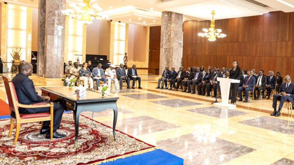 Le président Oligui Nguema trace la voie pour la nouvelle direction des Impôts du Gabon