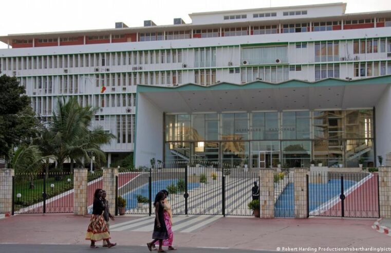 Adoption de la loi de révision constitutionnelle au Sénégal