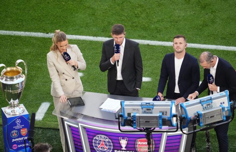Ligue des champions : l&rsquo;humour cinglant de julien cazarre face aux bourdes des commentateurs PSG-Arsenal