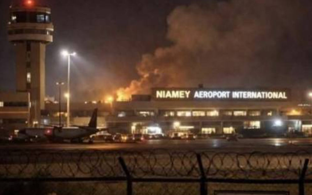 Niamey en état d&rsquo;alerte après de violents tirs près de l&rsquo;aéroport