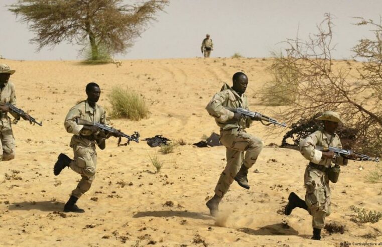 Le Mali lance une récompense pour la capture de chefs terroristes au Sahel