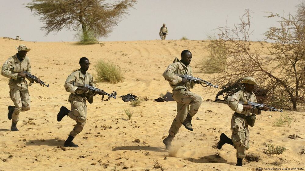 Le Mali lance une récompense pour la capture de chefs terroristes au Sahel