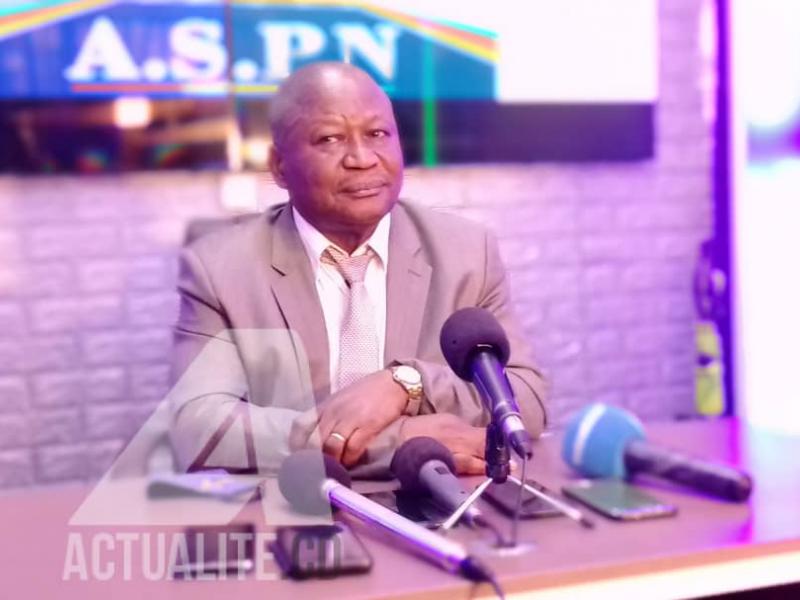 Paul nsapu alerte sur les violations massives des droits en RDC