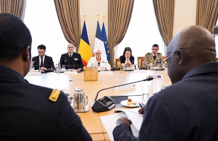 Le Tchad et la France redéfinissent leur alliance militaire à Paris