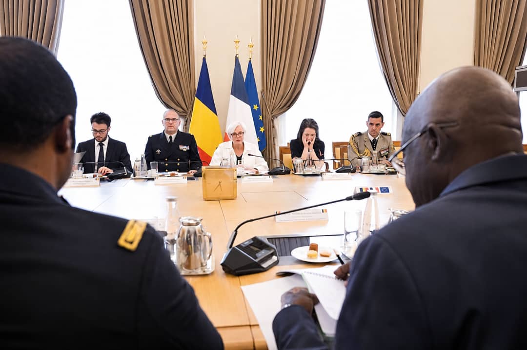 Le Tchad et la France redéfinissent leur alliance militaire à Paris