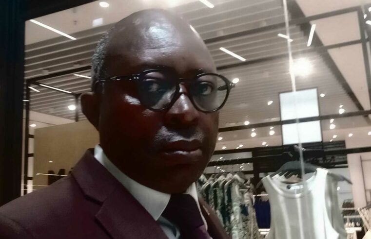 Expert camerounais dénonce l&rsquo;exploitation de la jeunesse par des politiques véreux