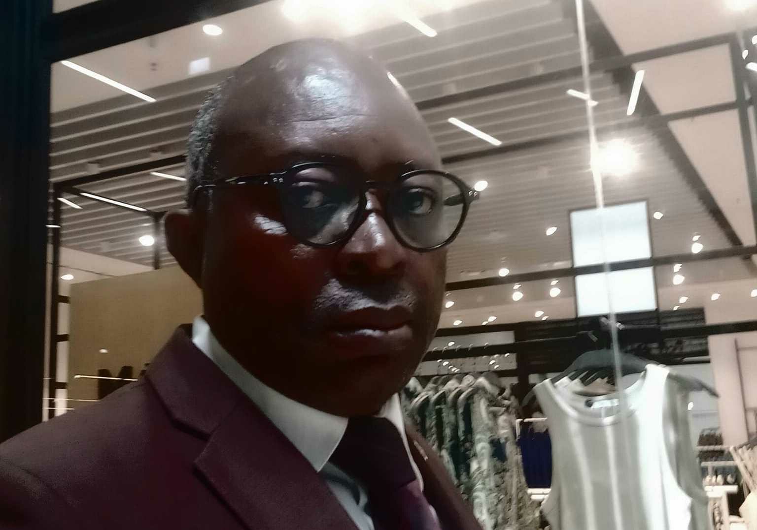 Expert camerounais dénonce l&rsquo;exploitation de la jeunesse par des politiques véreux