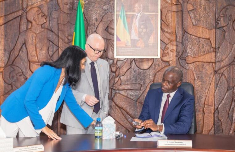 Gabon : des timbres fiscaux high-tech pour sécuriser les produits