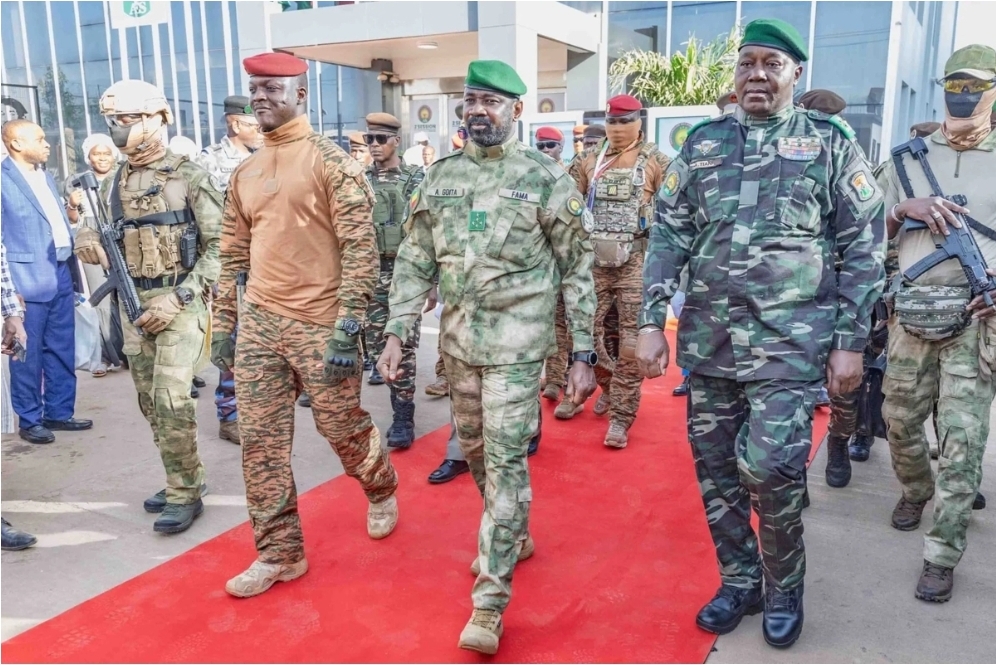 Niamey : l&rsquo;AES dénonce une ingérence étrangère après l&rsquo;assaut contre l&rsquo;aéroport