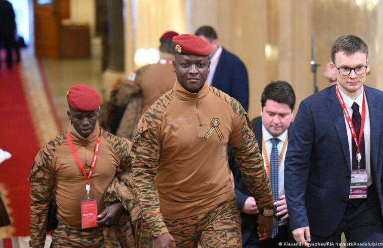 Révolution populaire au Burkina Faso : entre espoirs et doutes persistants