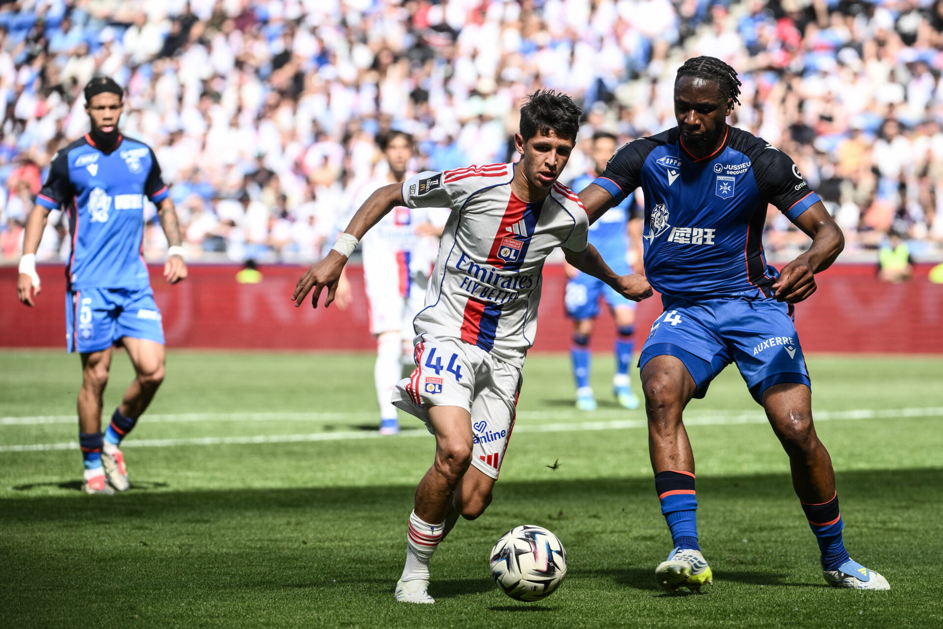 Ligue 1 : le match ol – auxerre dépendra du duel européen contre prague