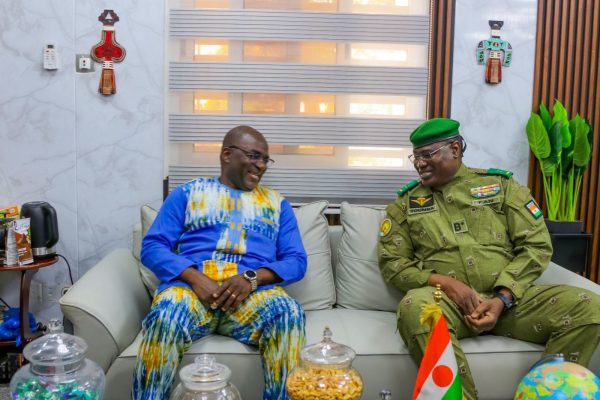 L&rsquo;AES renforce sa cohésion : Toumba accueille Bazié à Niamey