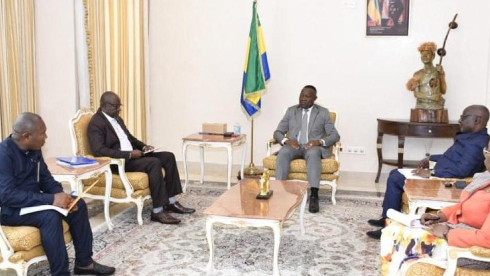 Gabon : les retraités militaires et policiers défendent leurs droits devant la justice