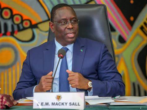 L&rsquo;ancien président sénégalais Macky Sall à Dakar pour un entretien avec Bassirou Diomaye Faye